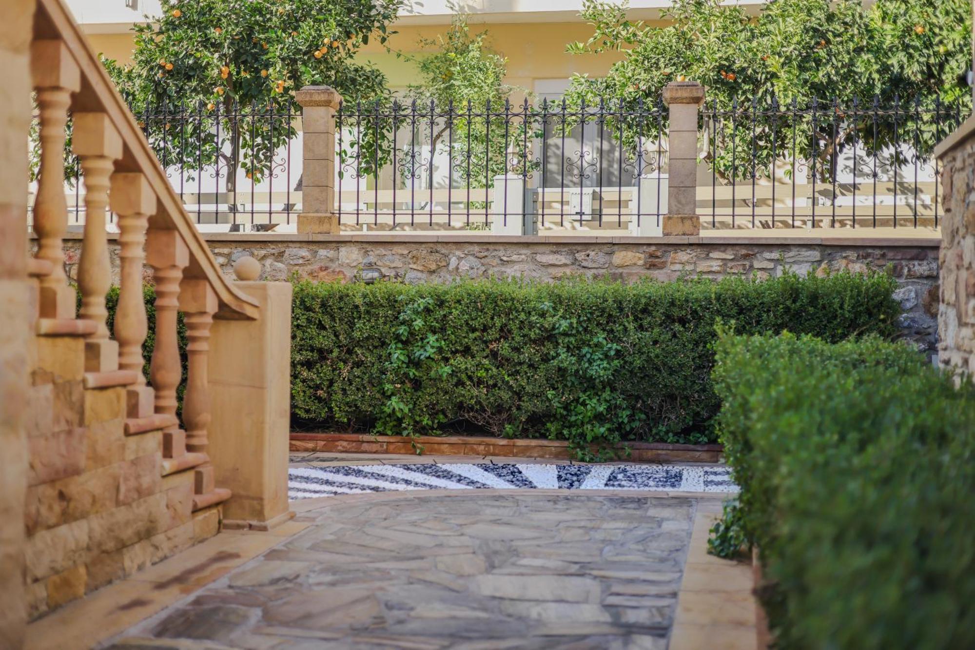 Archontiko Frideriki Luxury Apartments Chios Town Extérieur photo